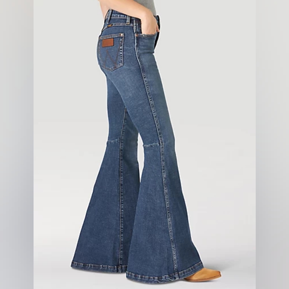 Wrangler Retro High Rise Flare Jeans Womens SIZE 26x36 BNWT
